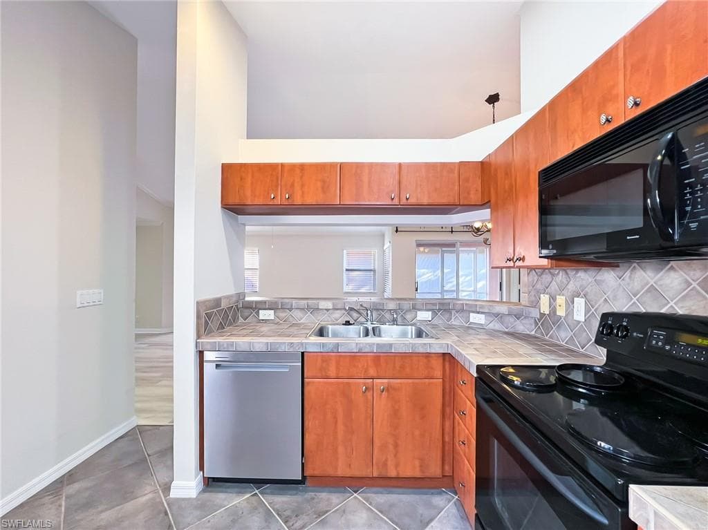 20013 Serene Meadow LN-12