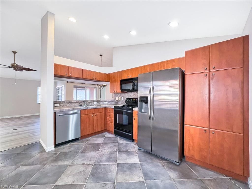 20013 Serene Meadow LN-14