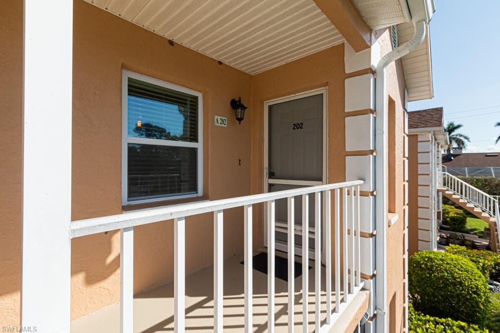 1850 W Crown Pointe BLVD # 202, NAPLES FL 34112-45