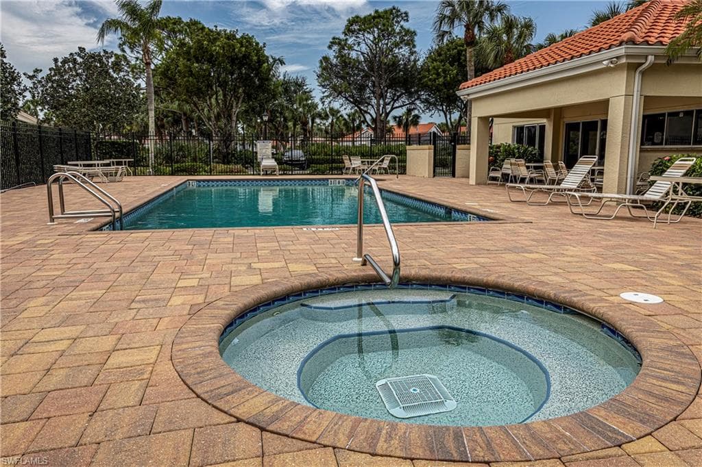 212 Sabal Lake DR, NAPLES FL 34104-42