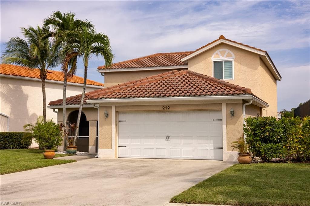 212 Sabal Lake DR, NAPLES FL 34104-32