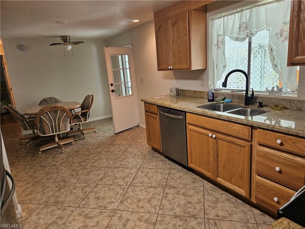 859 Manatee RD, NAPLES FL 34114-15