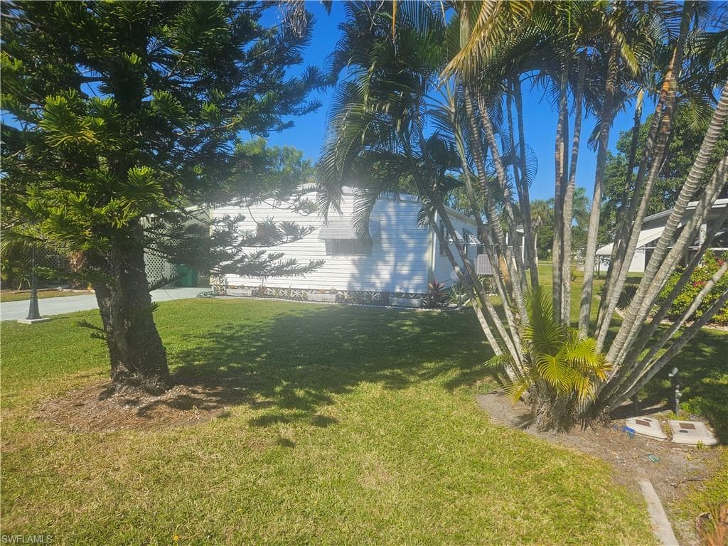 859 Manatee RD, NAPLES FL 34114-29