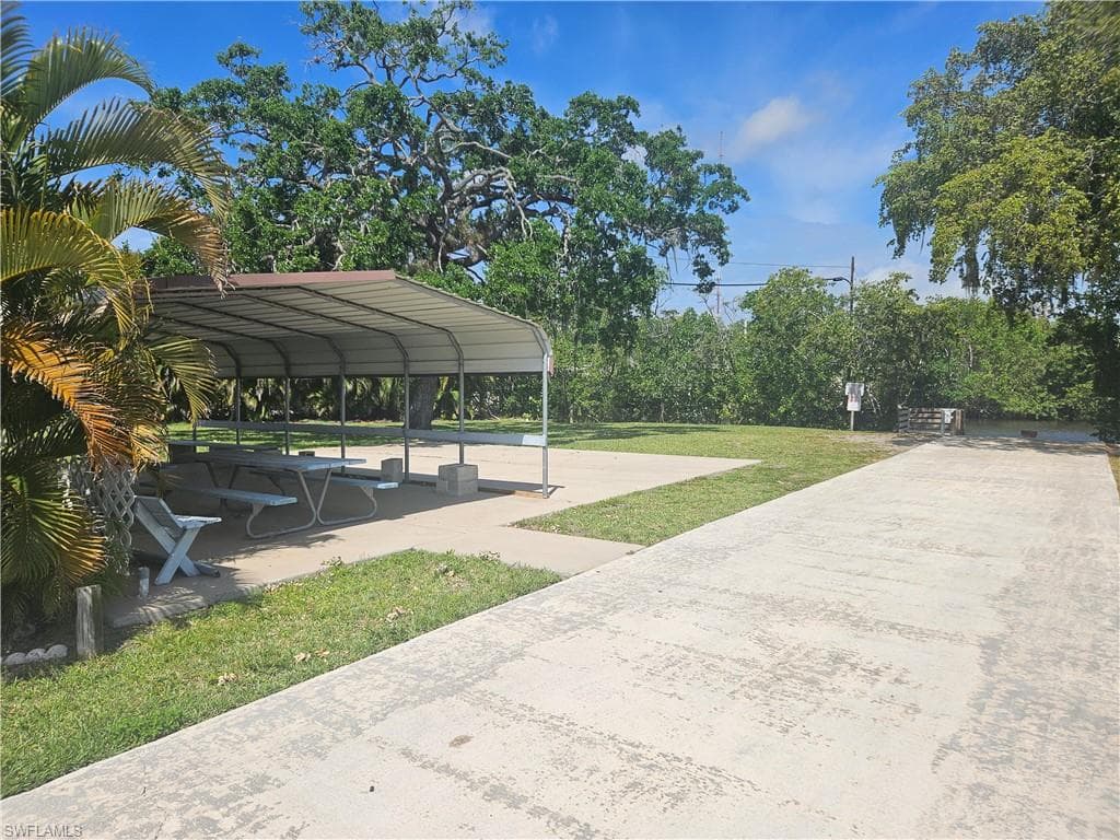 859 Manatee RD, NAPLES FL 34114-17