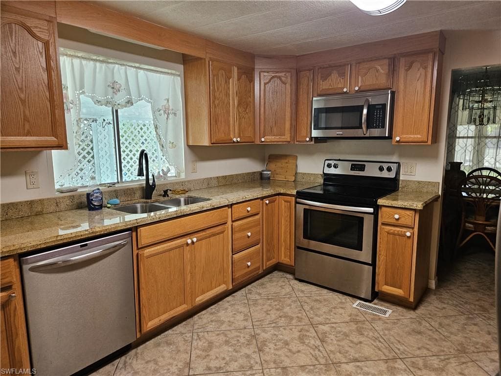 859 Manatee RD, NAPLES FL 34114-14