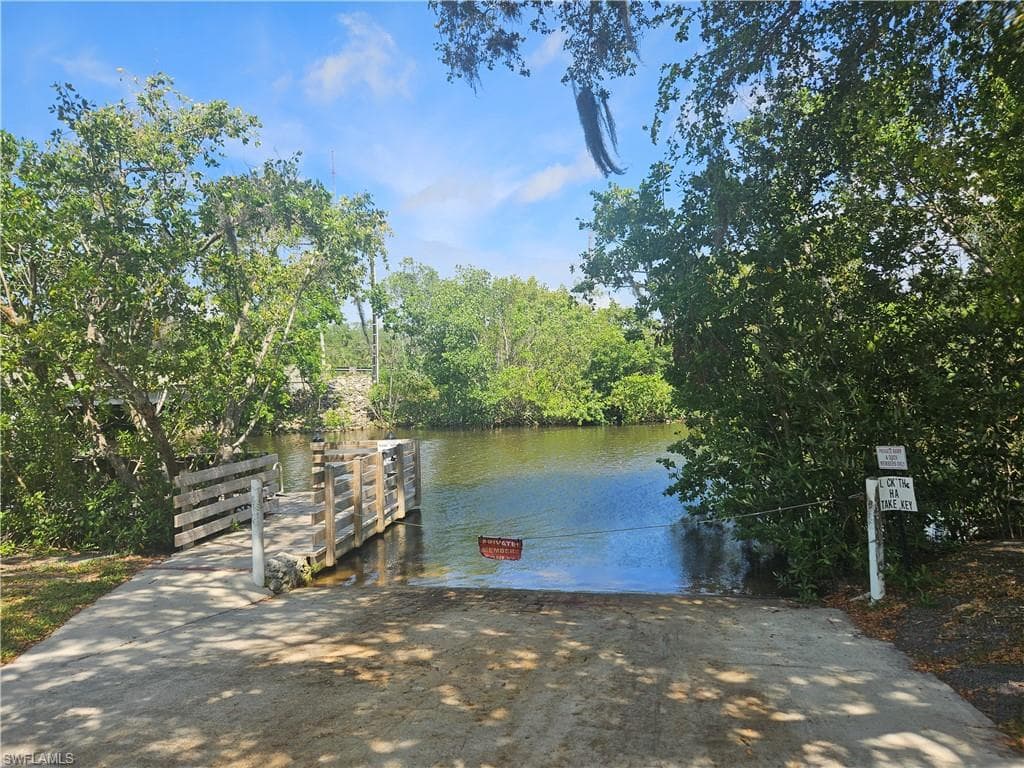 859 Manatee RD, NAPLES FL 34114-18