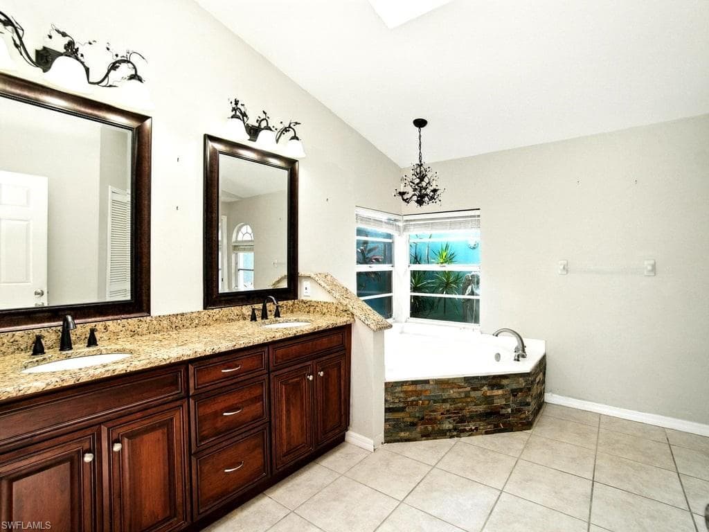 11802 Royal Tee CT, CAPE CORAL FL 33991-27