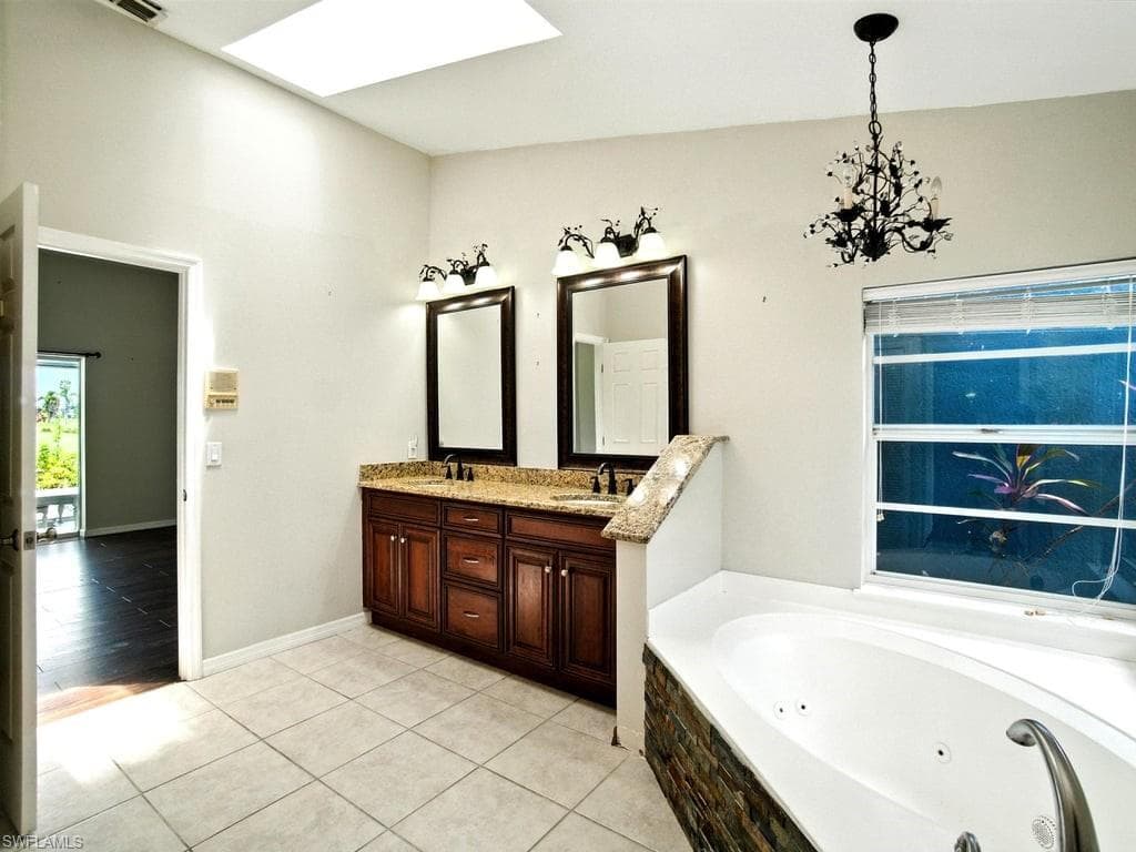 11802 Royal Tee CT, CAPE CORAL FL 33991-28