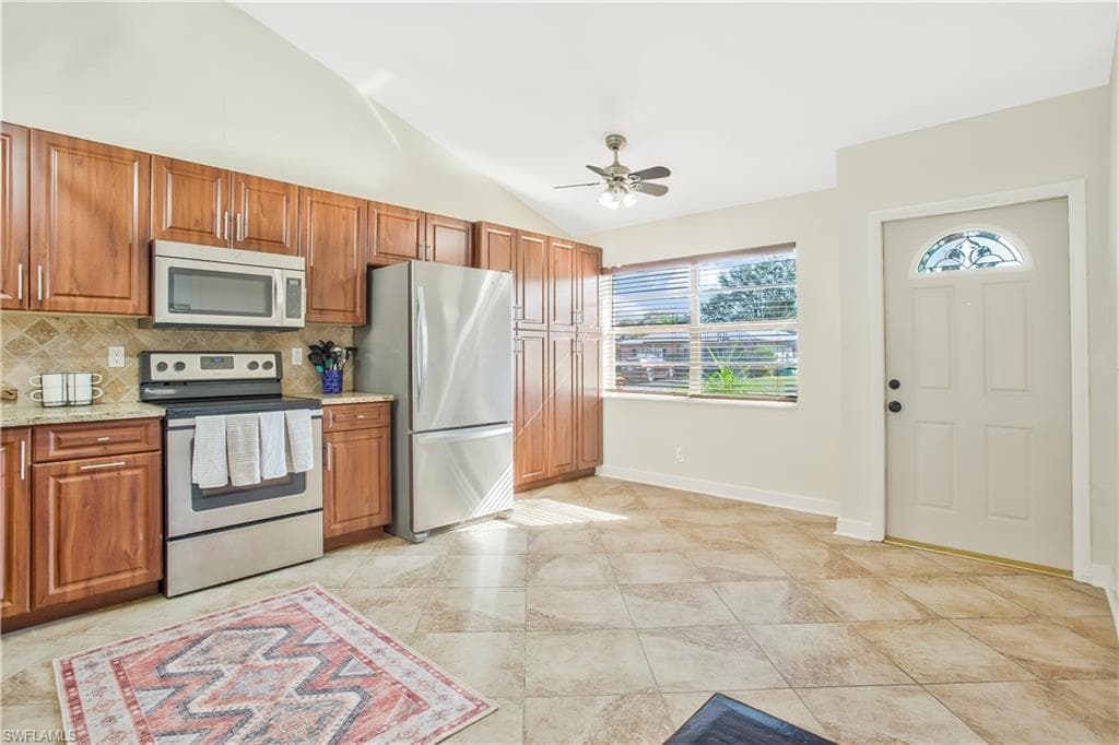 1039 Cardinal ST, NAPLES FL 34104-7