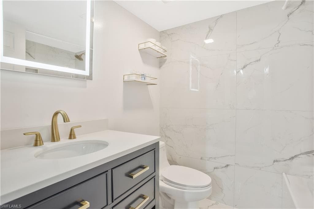 1039 Cardinal ST, NAPLES FL 34104-20