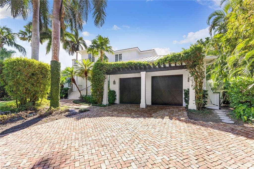 636 14th AVE S, NAPLES FL 34102-2