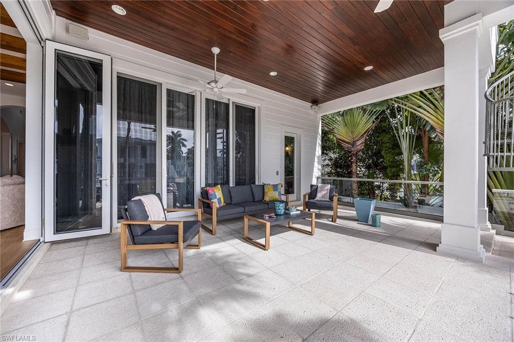 636 14th AVE S, NAPLES FL 34102-14