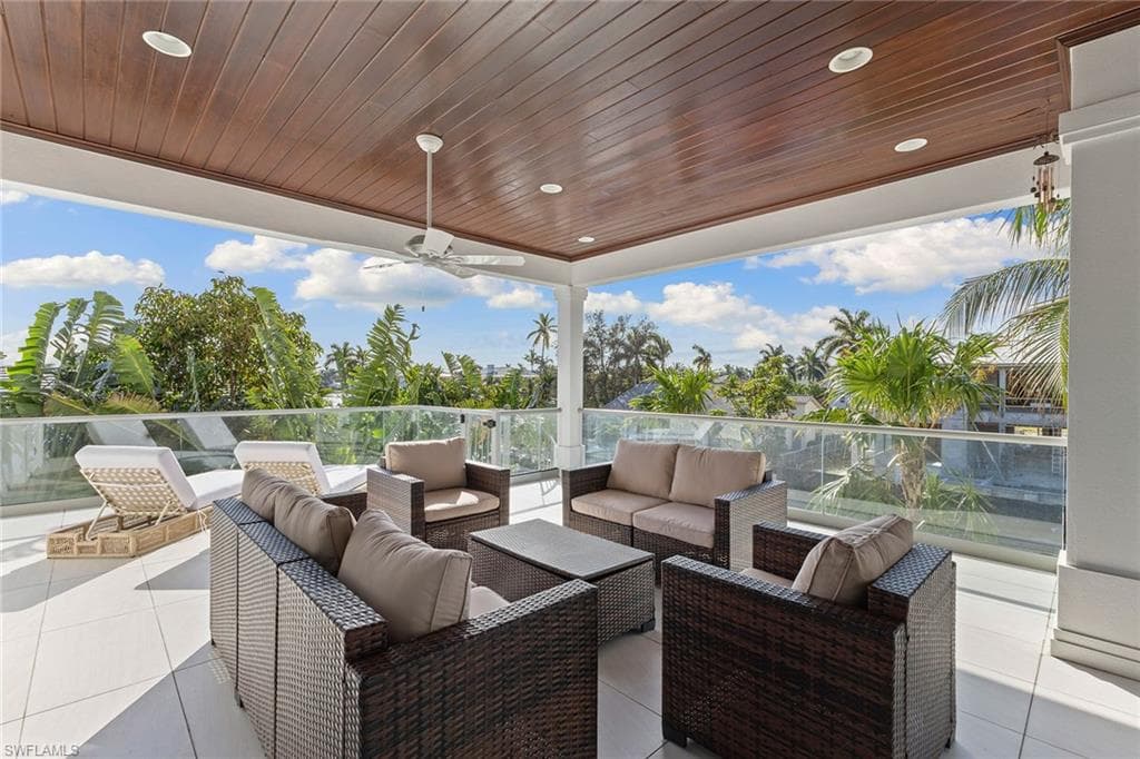 636 14th AVE S, NAPLES FL 34102-20