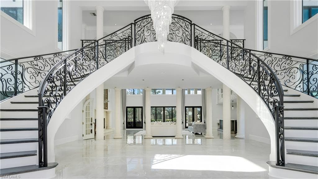 13323 Rosewood LN, NAPLES FL 34119-4