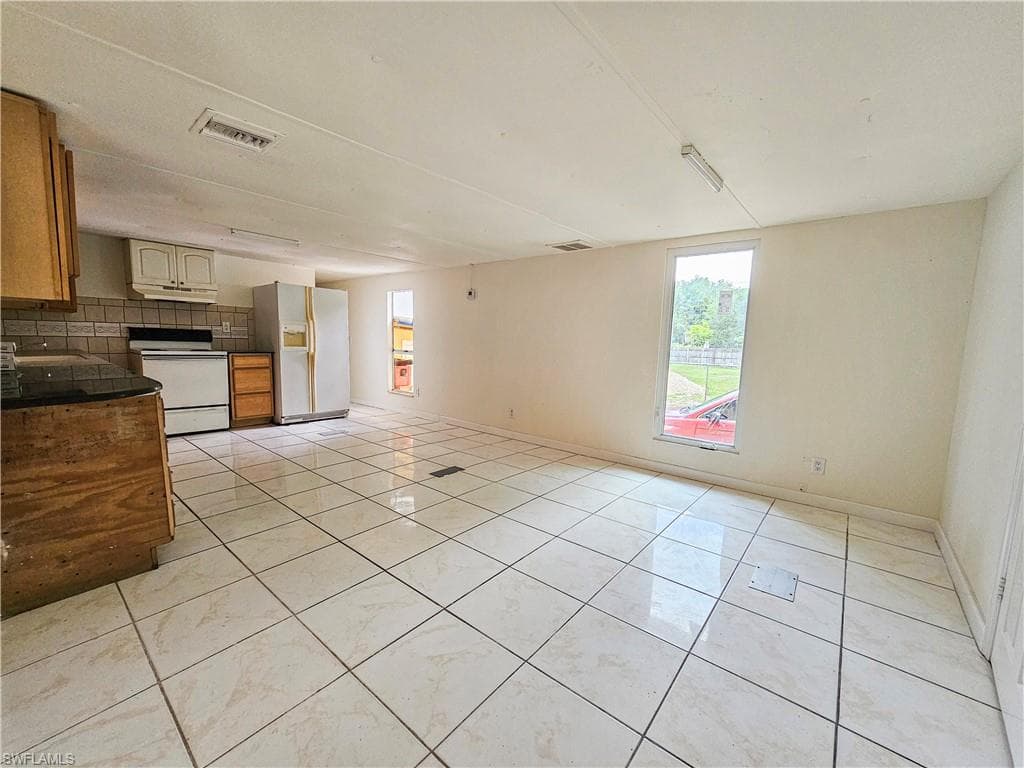 571 E Lincoln AVE, LABELLE FL 33935-19