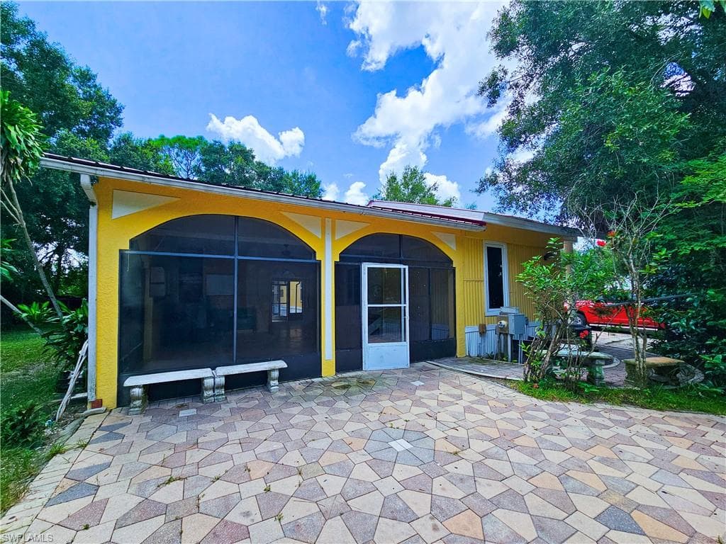 571 E Lincoln AVE, LABELLE FL 33935-7