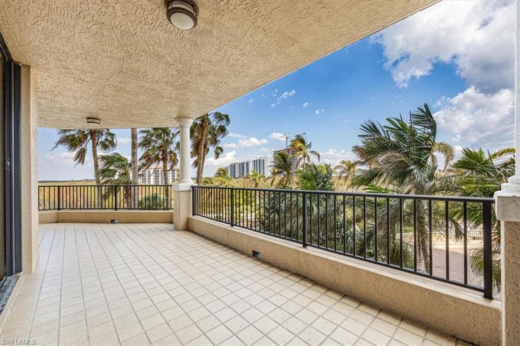 4875 Pelican Colony BLVD # 304, BONITA SPRINGS FL 34134-22