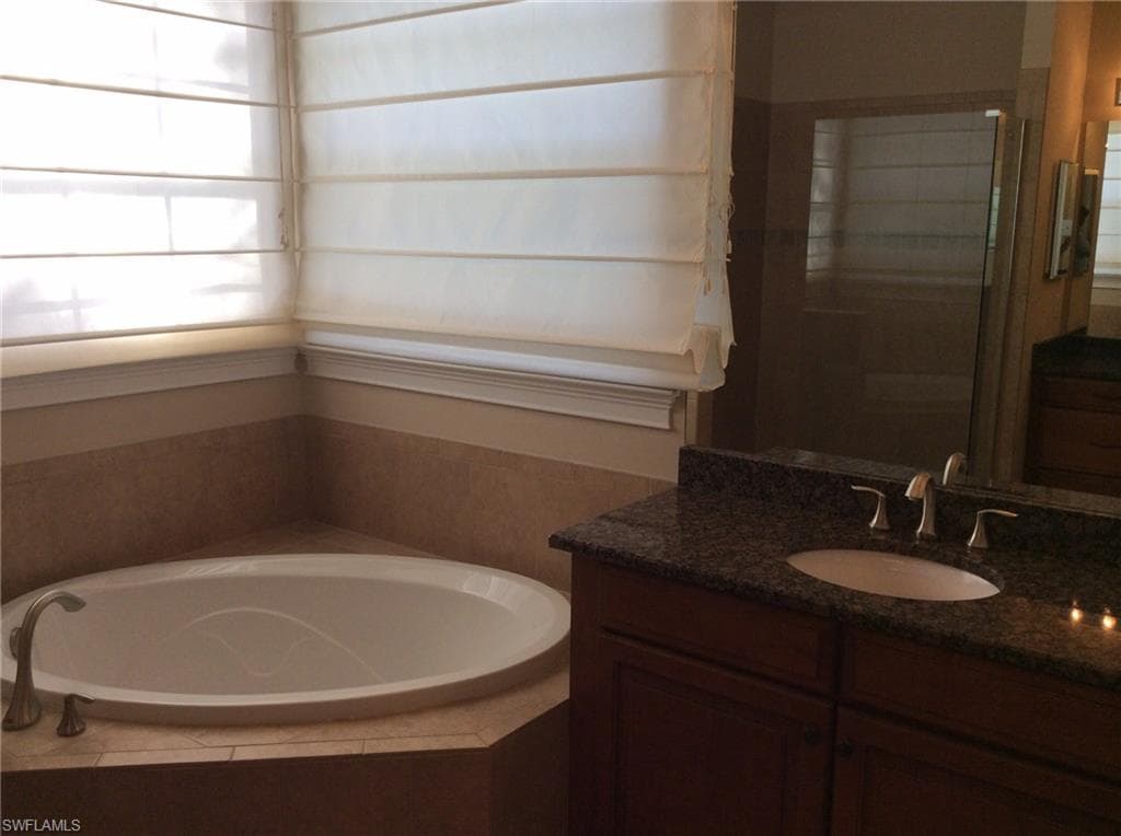 291 Saddlebrook LN, NAPLES FL 34110-10