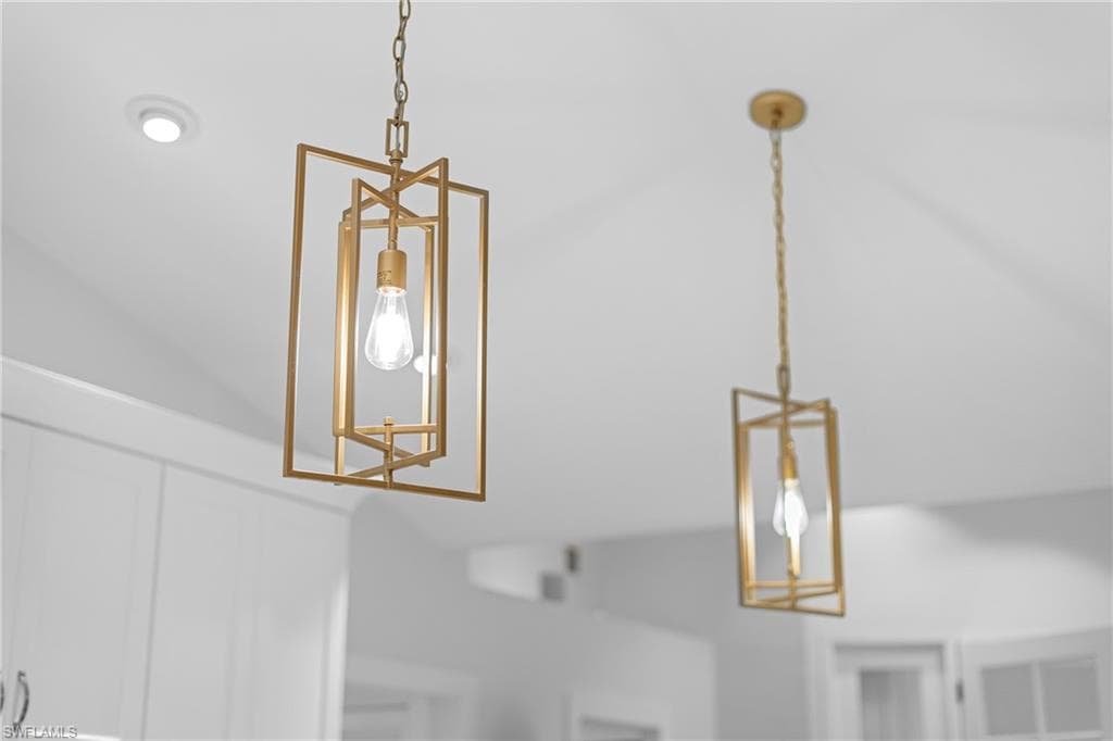 8139 Las Palmas WAY, NAPLES FL 34109-13