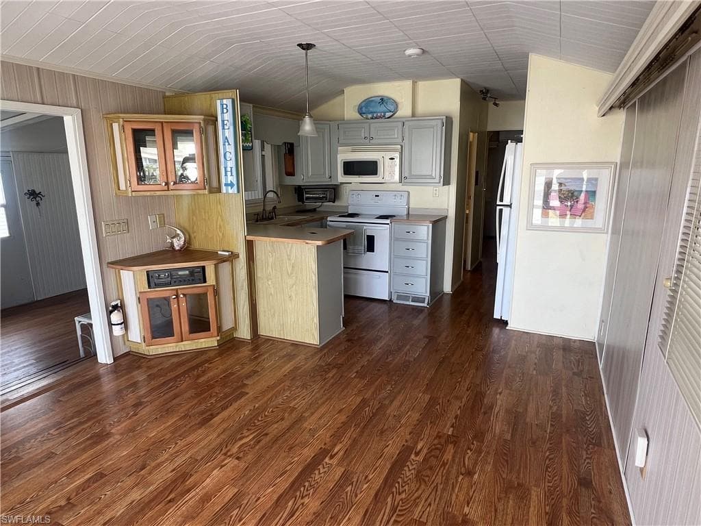 3241 Ott LN, BONITA SPRINGS FL 34134-8