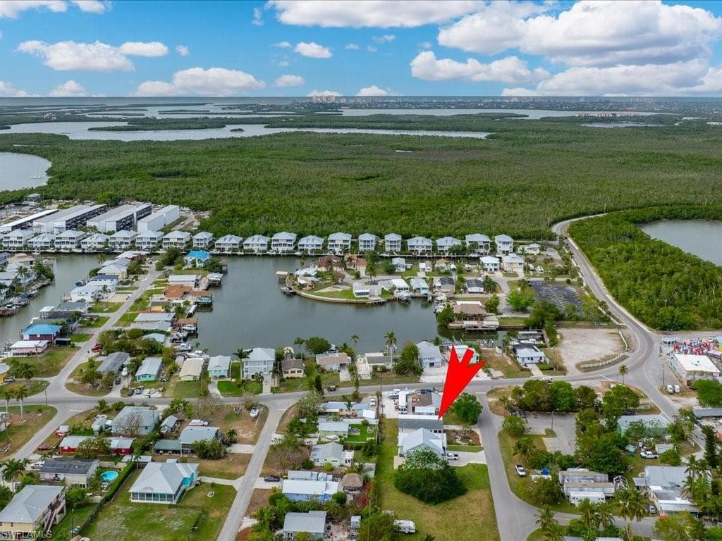 340 Pear Tree AVE, GOODLAND FL 34140-6