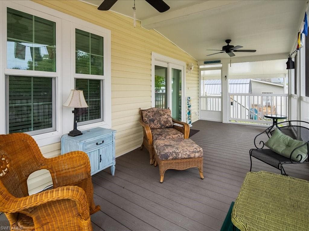 340 Pear Tree AVE, GOODLAND FL 34140-2