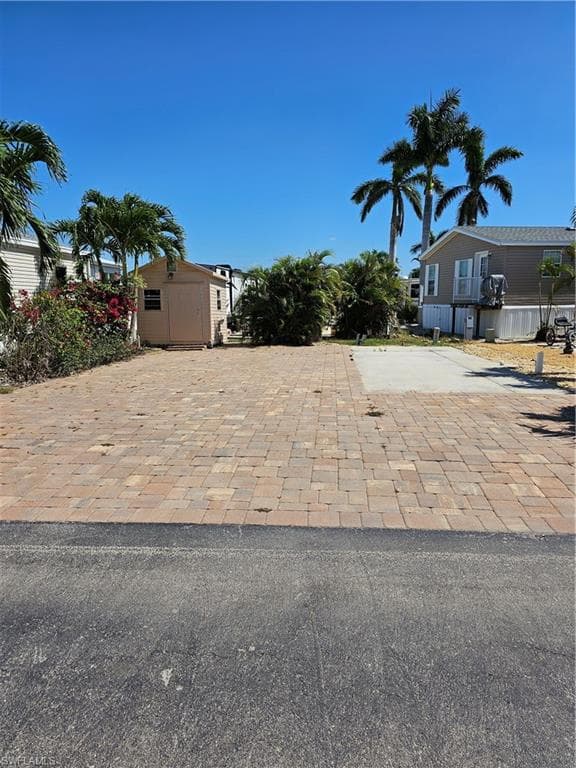 5628 Red Bird LN, FORT MYERS FL 33908-6