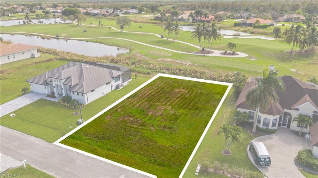 18012 Greenwood DR, NAPLES FL 34114-2