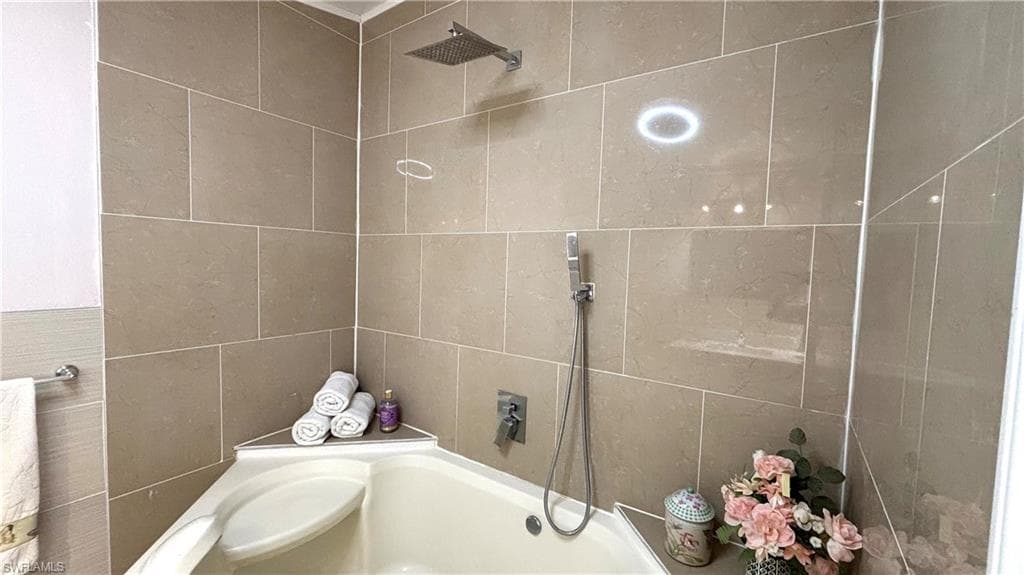 7890 Marx DR, NORTH FORT MYERS FL 33917-22