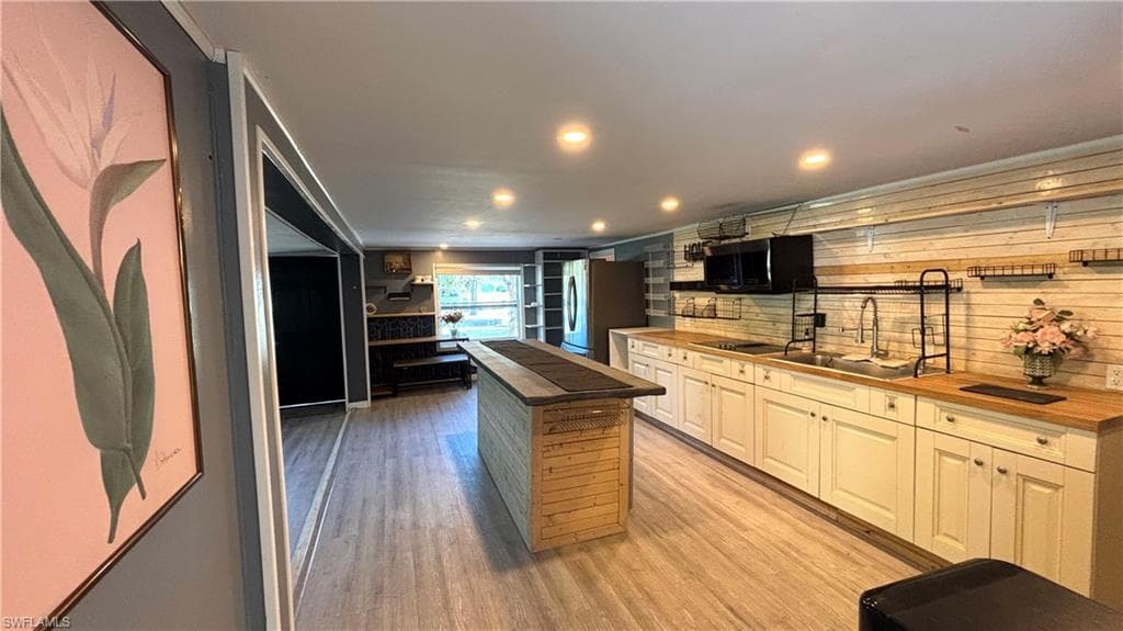 7890 Marx DR, NORTH FORT MYERS FL 33917-13