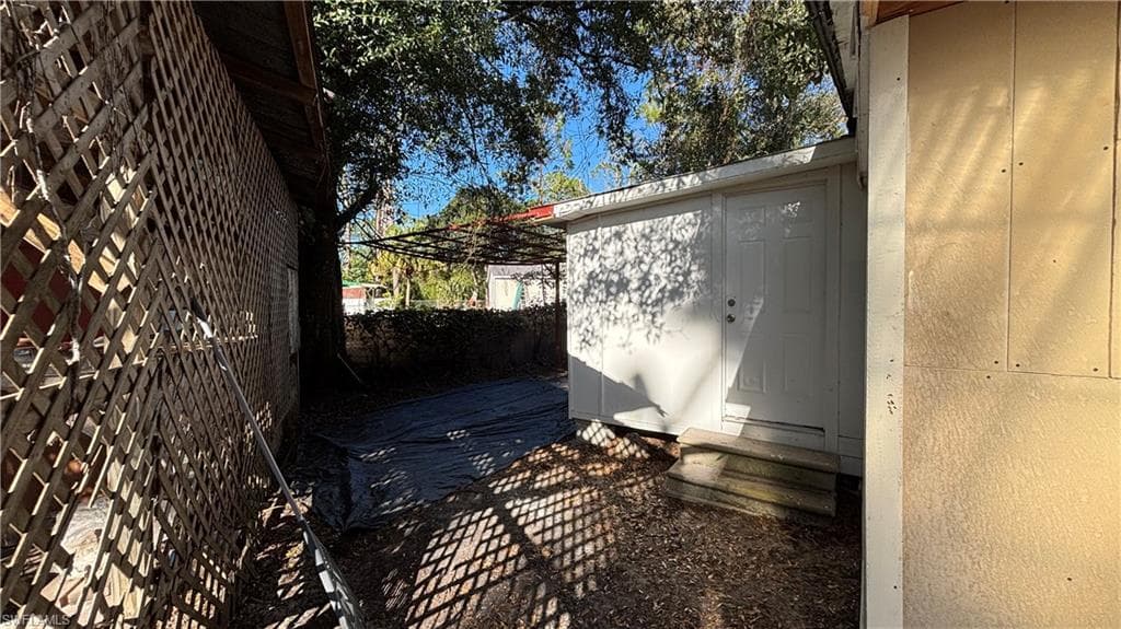 7890 Marx DR, NORTH FORT MYERS FL 33917-36