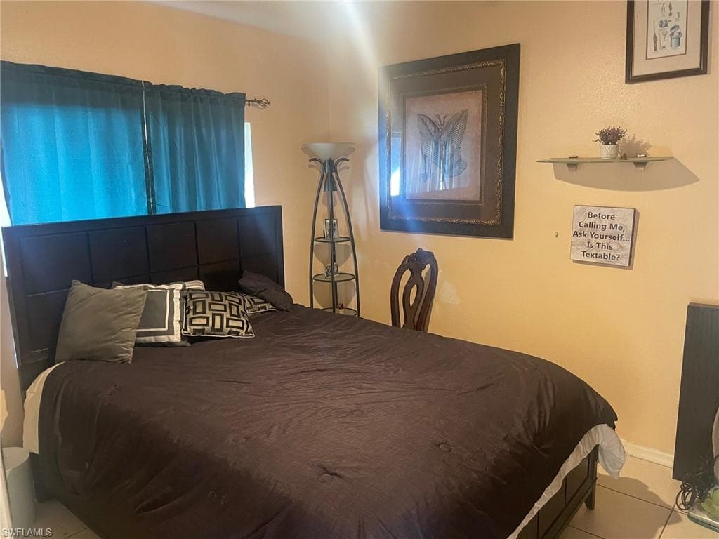 3129 Woodside AVE, NAPLES FL 34112-20