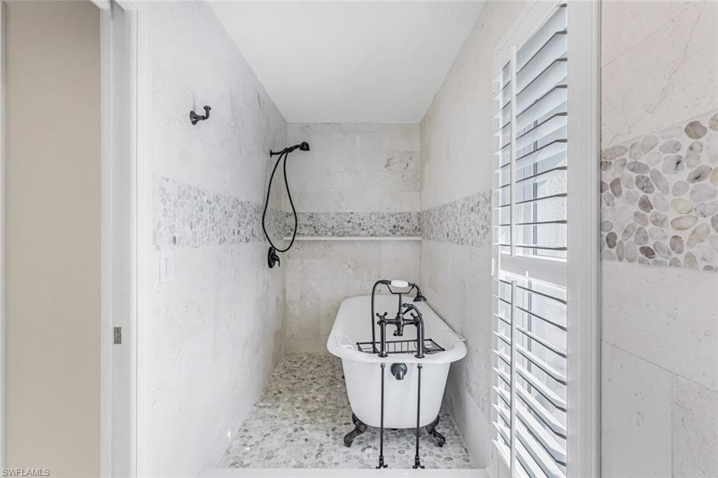 13750 McGregor BLVD, FORT MYERS FL 33919-12