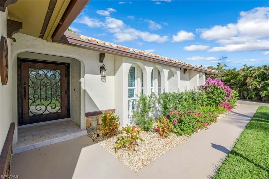 13750 McGregor BLVD, FORT MYERS FL 33919-4