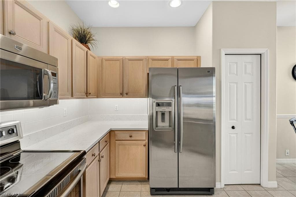 9231 Bayberry BEND # 203, FORT MYERS FL 33908-22