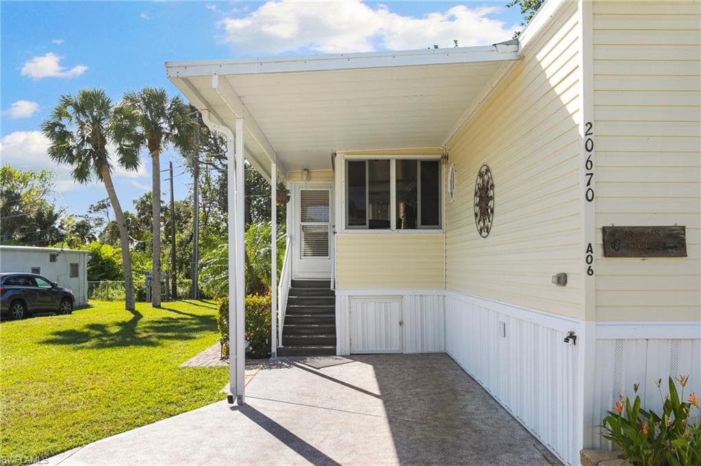 20670 River DR, ESTERO FL 33928-2