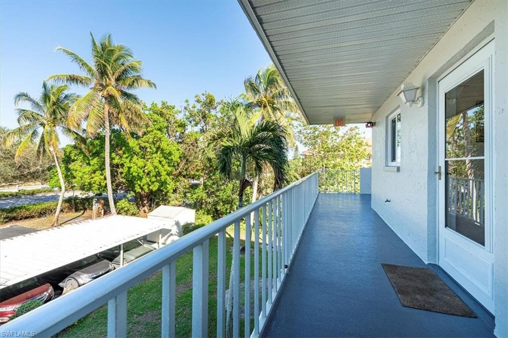 5515 Rattlesnake Hamm RD # 301, NAPLES FL 34113-16