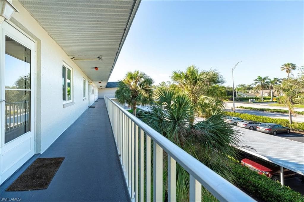 5515 Rattlesnake Hamm RD # 301, NAPLES FL 34113-23