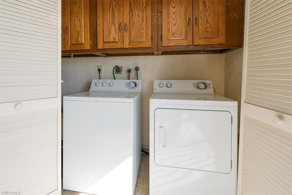 5515 Rattlesnake Hamm RD # 301, NAPLES FL 34113-14
