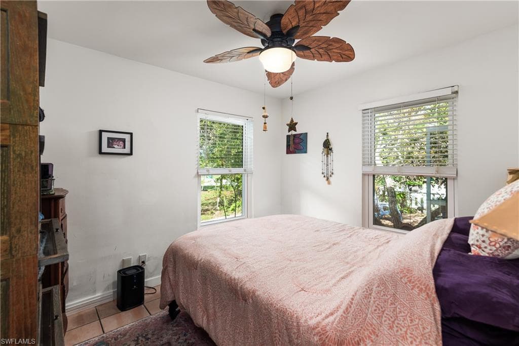 2828 Storter AVE, NAPLES FL 34112-10