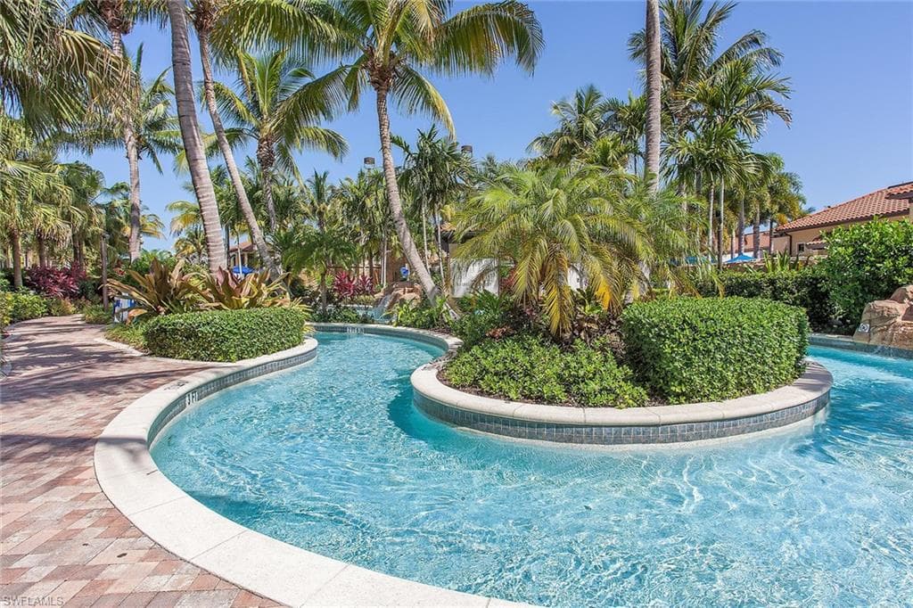 985 Sandpiper ST # I201, NAPLES FL 34102-38