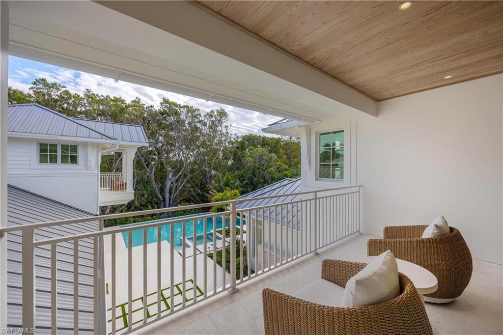 3295 Gordon DR, NAPLES FL 34102-26