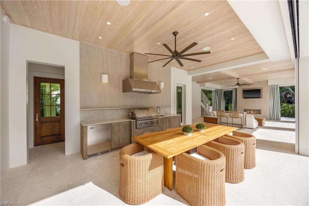 3295 Gordon DR, NAPLES FL 34102-41