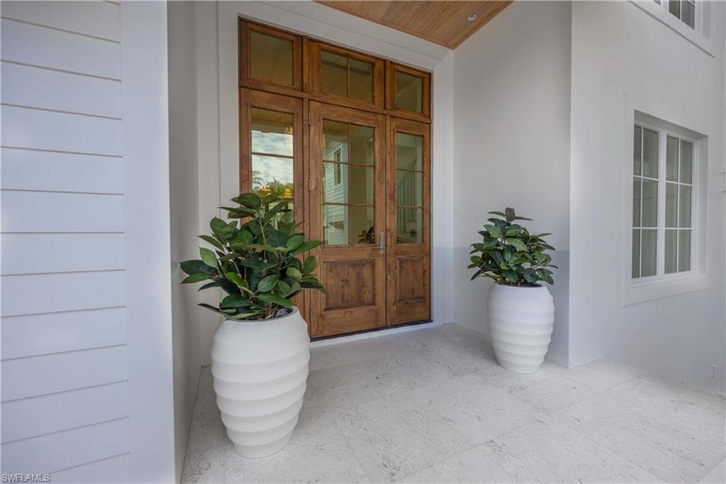 3295 Gordon DR, NAPLES FL 34102-2