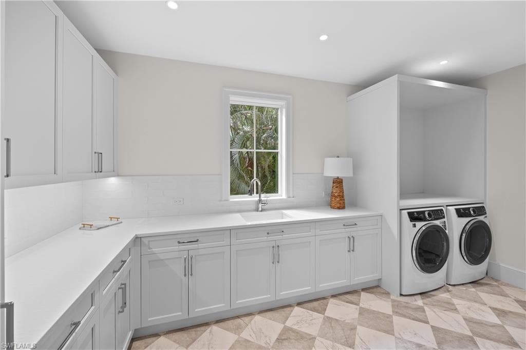 3295 Gordon DR, NAPLES FL 34102-32