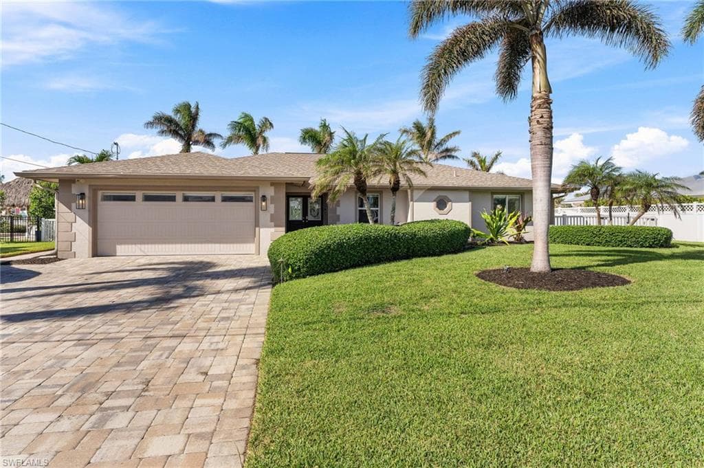 18404 Cutlass DR, FORT MYERS BEACH FL 33931-1