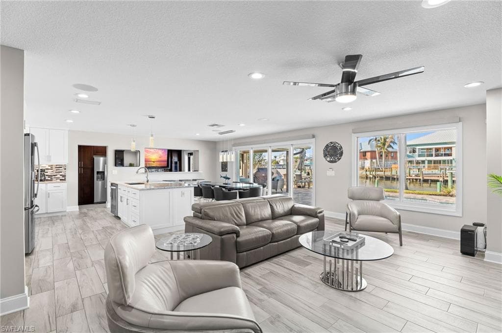 18404 Cutlass DR, FORT MYERS BEACH FL 33931-6