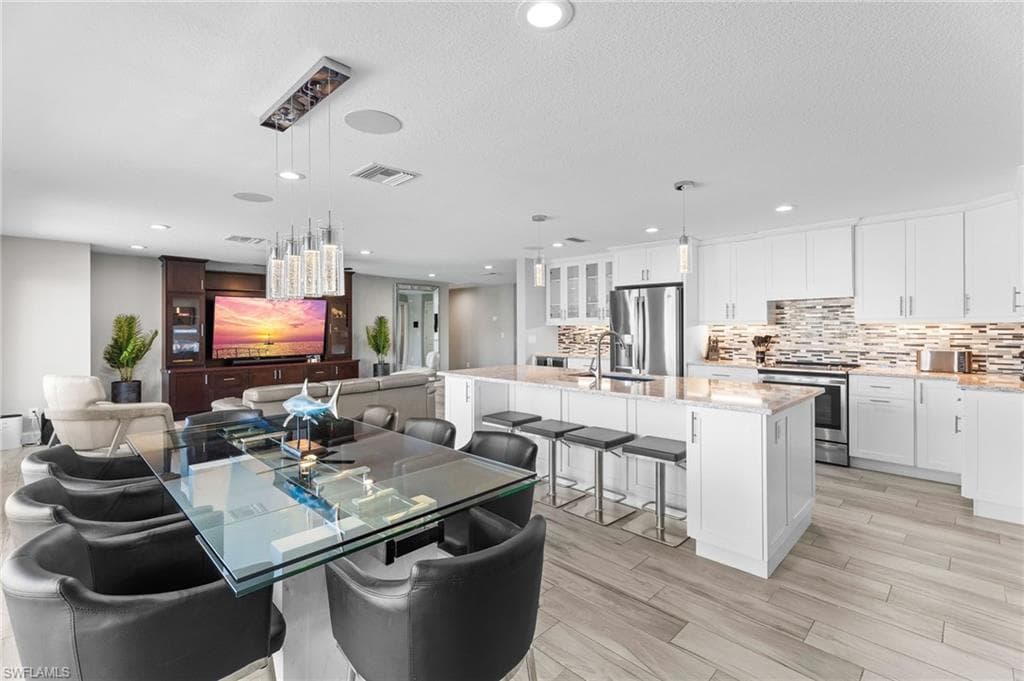 18404 Cutlass DR, FORT MYERS BEACH FL 33931-8