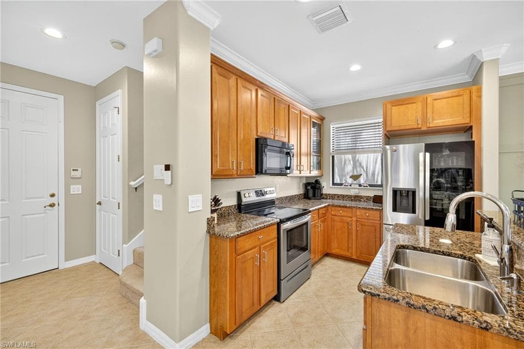 1134 Medan CT N # 33, NAPLES FL 34113-6