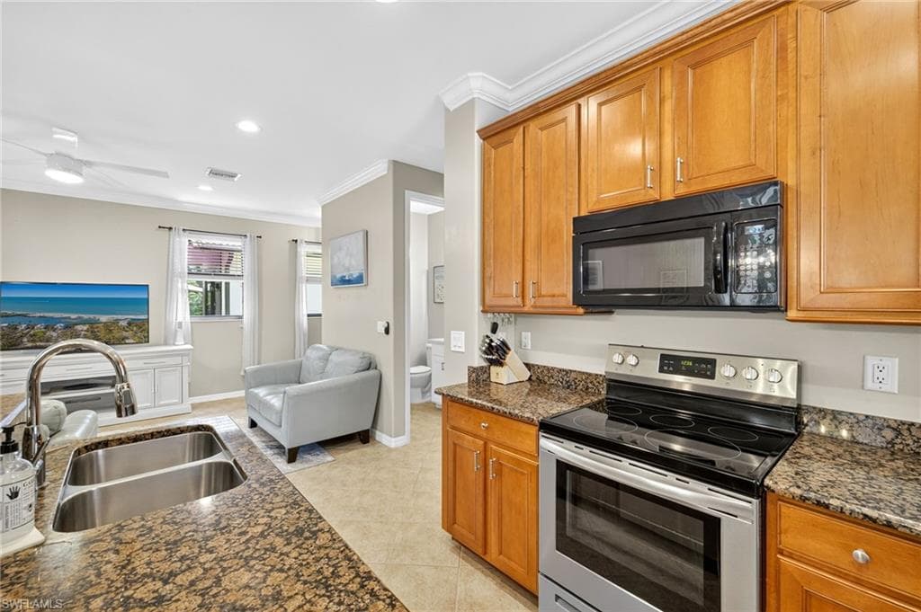 1134 Medan CT N # 33, NAPLES FL 34113-7